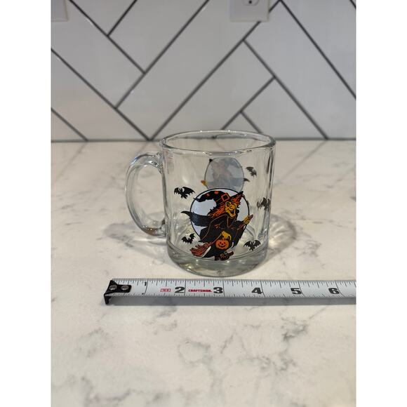 vintage Halloween glass mug featuring a witch, bats, and a full moon 90s 80s - Picture 7 of 7